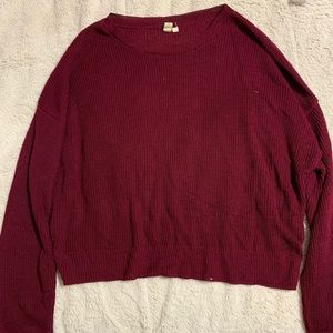 Tilly’s thin cropped sweater